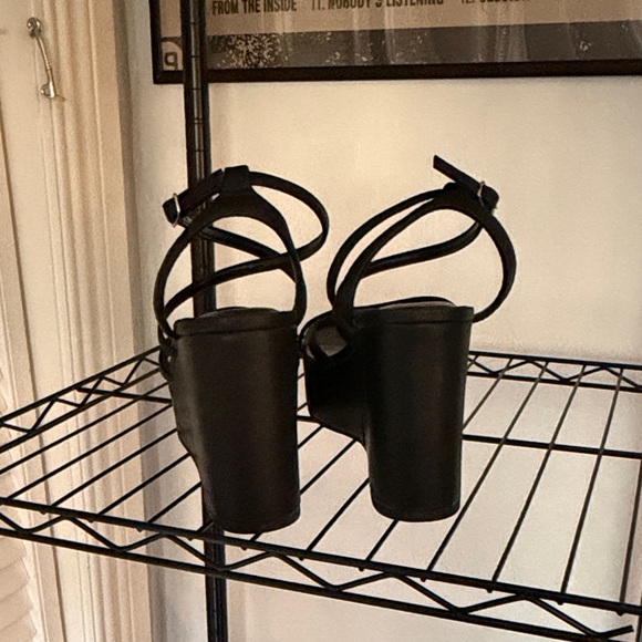 Wild Fable Black Platform Sandals - Picture 3 of 3